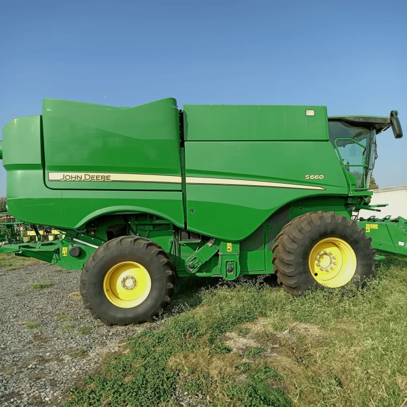 Cosechadora Seminueva John Deere S660 2015 con Cabezal de Granos Finos de 25 ft