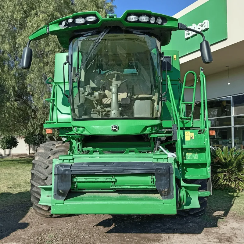 Cosechadora Seminueva John Deere S660 2015 con Cabezal de Granos Finos de 25 ft