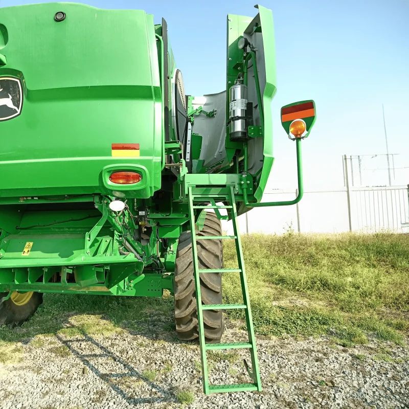 Cosechadora Seminueva John Deere S660 2015 con Cabezal de Granos Finos de 25 ft