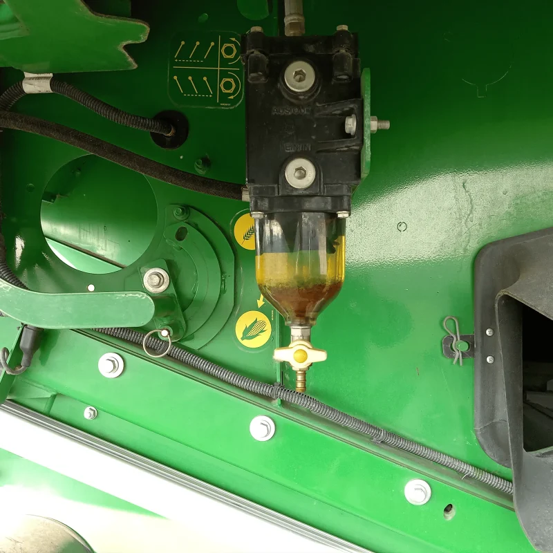 Cosechadora Seminueva John Deere S660 2015 con Cabezal de Granos Finos de 25 ft